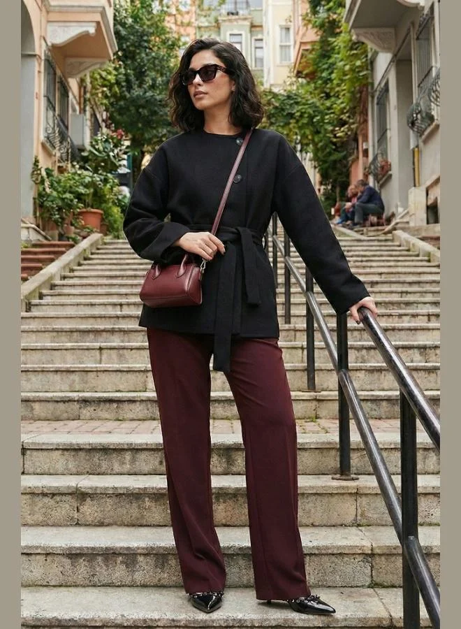 ليلا معطف ترنش نسائي بقصة عادية وياقة دائرية وحزام تفصيلي